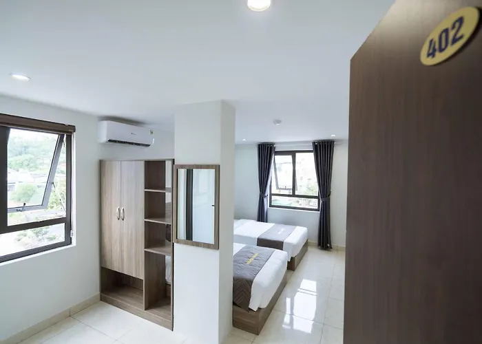 Aurora Bai Chay Hotel 2*