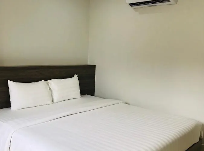 Aurora Bai Chay Hotel