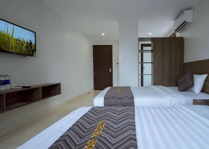 Aurora Bai Chay Hotel 2*